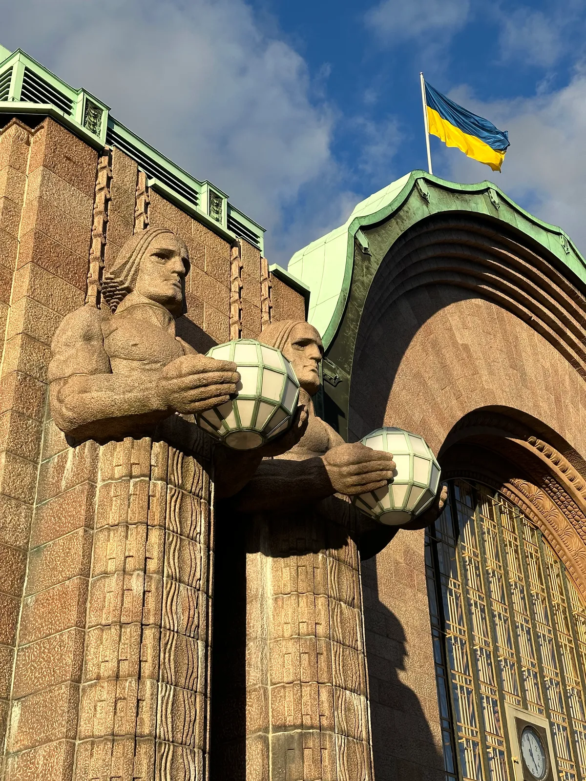 Statues at the Helsinki railway station